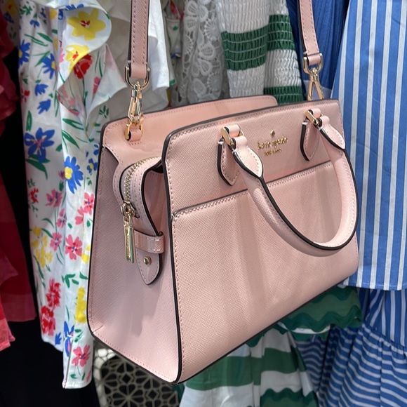 Kate Spade Madison Saffiano Leather Small Satchel
COLOR:
Conch Pink
NWT - Picture 10 of 16